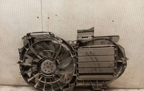Audi A4 S4 B7 8E 8H Electric radiator cooling fan 8E0121205AE