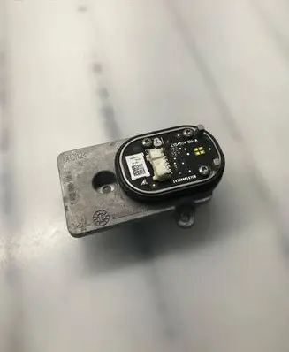 Volkswagen Tiguan Headlight ballast module Xenon 891000847L
