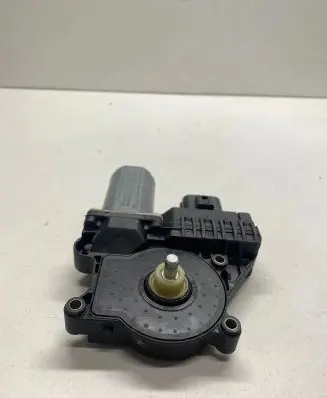 Jaguar XJ X350 Front door window regulator motor 0130821947