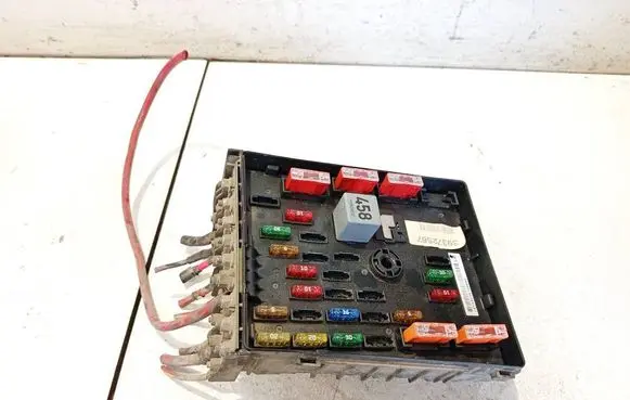 Volkswagen PASSAT B6 Fuse box set