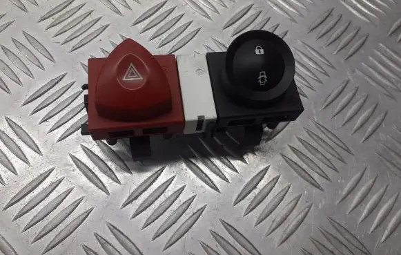 Renault Megane II Hazard light switch 8200407415