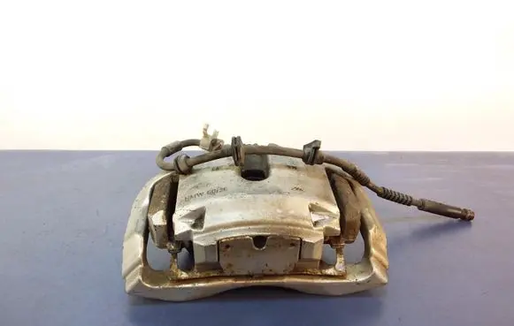 BMW 7 F01 F02 F03 F04 Front brake caliper