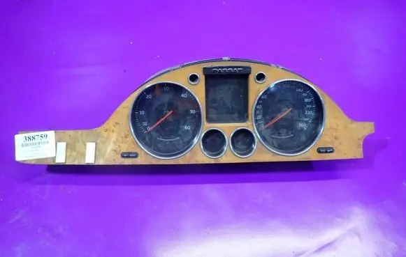Volkswagen PASSAT B6 Speedometer (instrument cluster) 