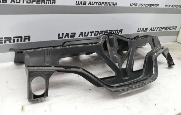 Renault Captur Front grill 620935704R
