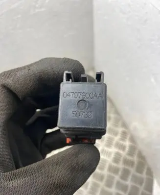 Chrysler Grand Voyager IV Other relay 04707900AA 50732