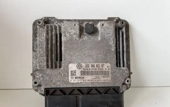 Skoda Superb B6 (3T) Engine control unit/module 03G906021QT 0281015026