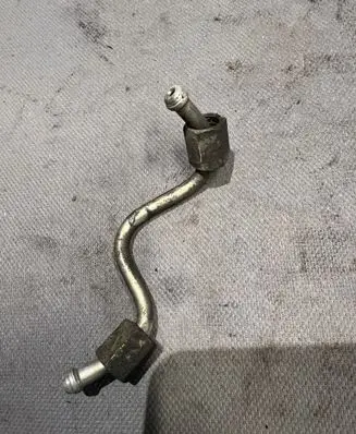 Hyundai Tucson JM Fuel injector supply line/pipe 