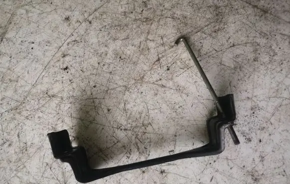 Nissan Qashqai Battery bracket 