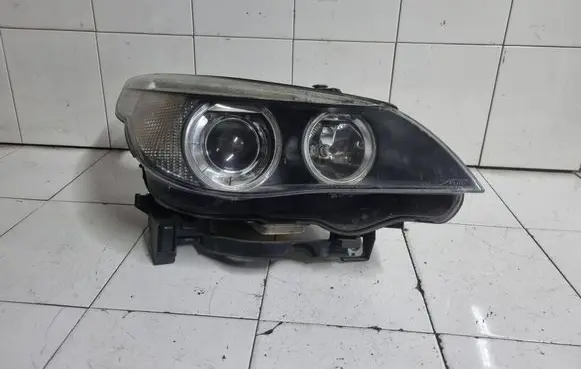 BMW 5 E60 E61 Headlight/headlamp 162396