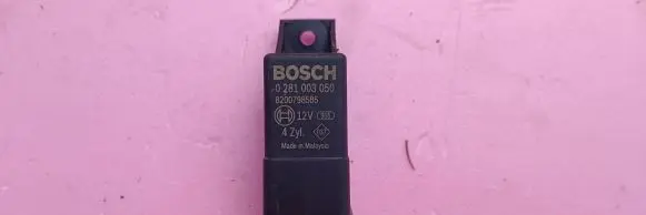 Renault Trafic III (X82) Glow plug pre-heat relay 8200798585 110673774R 1106700Q0D