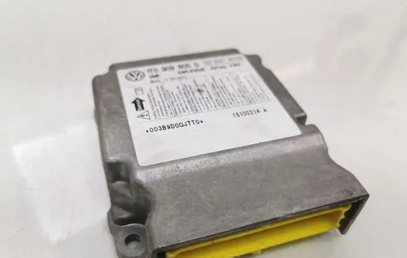 Volkswagen Touran I Airbag control unit/module 1T0909605D