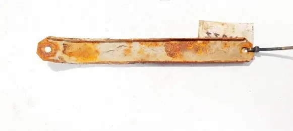 Engine mounting bracket