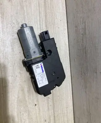 Audi Q3 F3 Sunroof motor/actuator 5TA877795