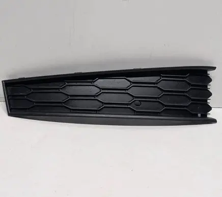 Skoda Scala Front bumper lower grill 657807681A 3200201122936