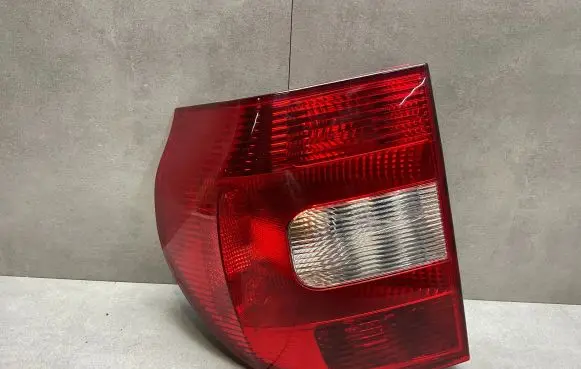 Skoda Yeti (5L) Rear/tail lights 5L0945095