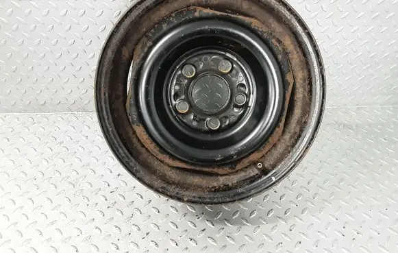 Mercedes-Benz 200 300 W123 R14 steel rim 4000302 1234000302