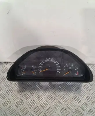 Mercedes-Benz E W210 Speedometer (instrument cluster) A2105402811