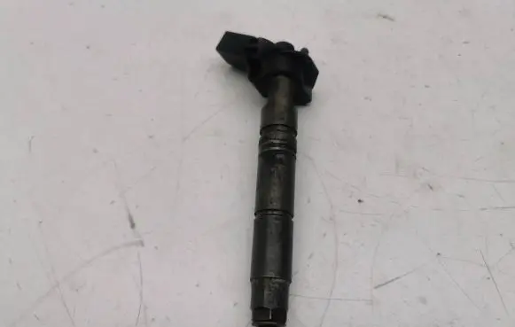 Jeep Grand Cherokee (WK) Fuel injector A6420700587 0445115027