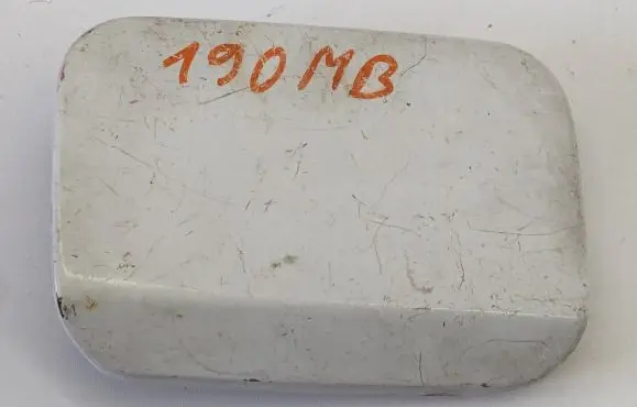 Mercedes-Benz 190 W201 Fuel tank cap 2015840039