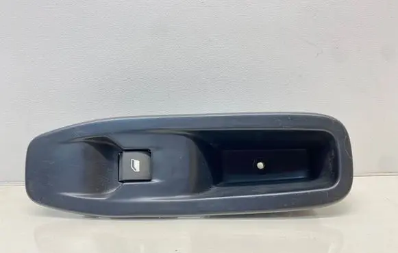 Peugeot 208 Electric window control switch 96758217
