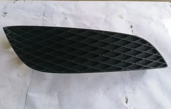 Opel Astra H Front bumper lower grill 13225763