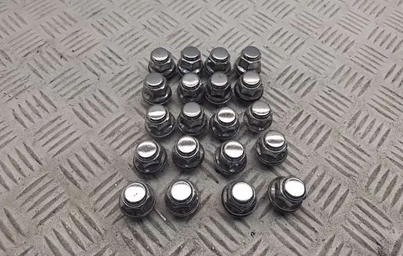 Toyota Auris 150 Nuts/bolts 9094201033