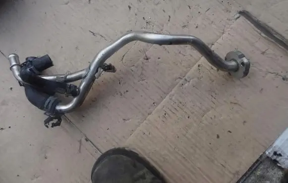 Opel Mokka Engine coolant pipe/hose 55592000