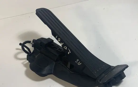 Audi A3 S3 A3 Sportback 8P Accelerator throttle pedal 1K2721503E