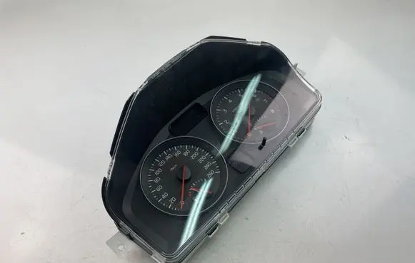 Volvo V50 Speedometer (instrument cluster) 31296226