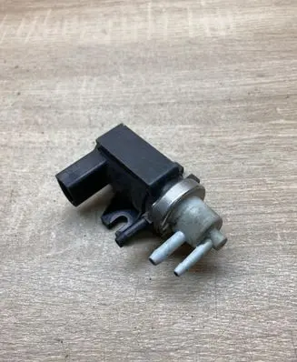 Audi A4 S4 B6 8E 8H Turbo solenoid valve 1J0906627B 72290345