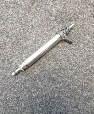 Mercedes-Benz GLA W156 Fuel injector A2560700187 0261500397