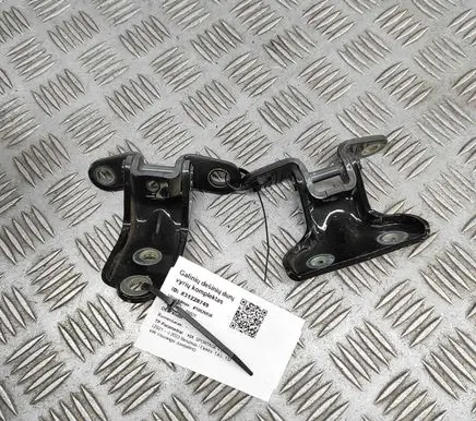 Rear door hinge set