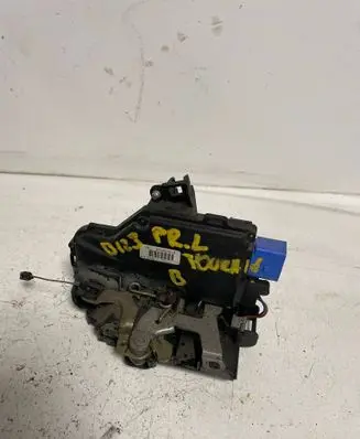 Volkswagen Touran I Front door lock 3D1837016 PA66307