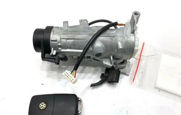 Volkswagen Tiguan Ignition lock 1KO905851B