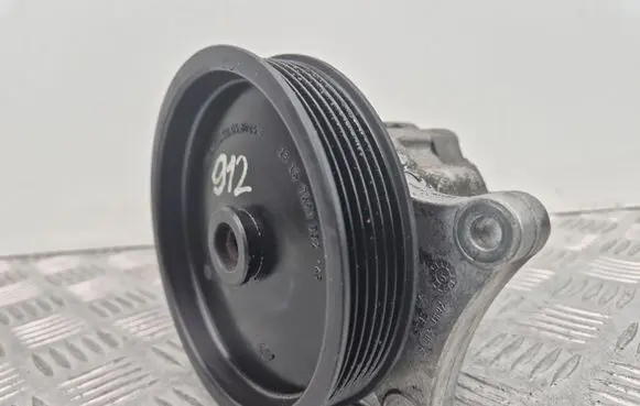 Mercedes-Benz C W204 Power steering pump A0064467501 7693955169