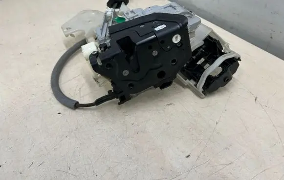 Porsche Cayenne (92A) Front door lock 8J1837016B 5N0839885H