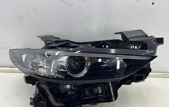 Mazda 3 Headlight/headlamp bcjh-51030 bhra-67890