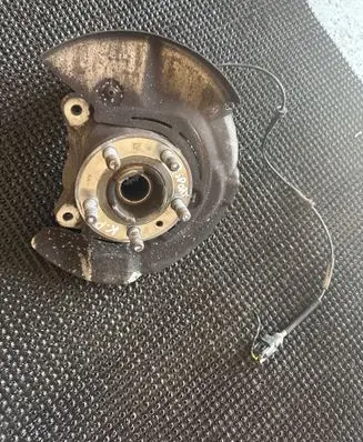 Land Rover Discovery Sport Front wheel hub FJ3M3K185CC