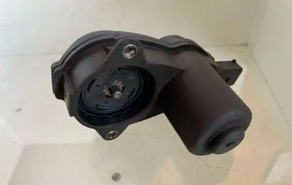 Audi A4 S4 B8 8K Hand brake/parking brake motor 32335478