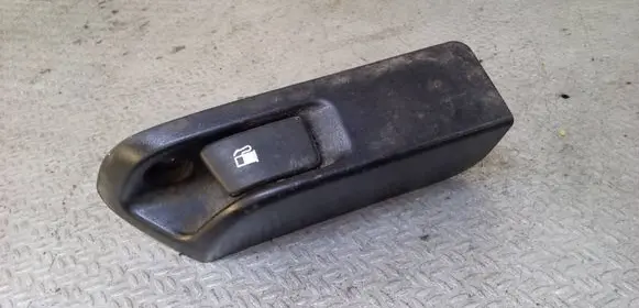 Toyota Prius (XW30) Fuel tank opening switch