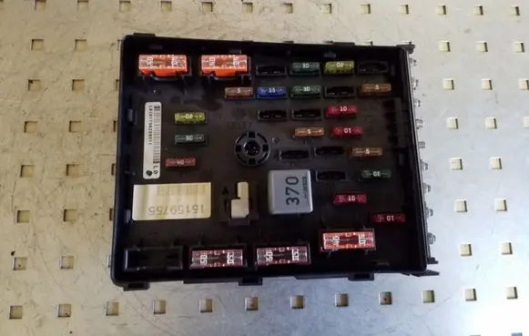 Volkswagen PASSAT B7 Fuse box set 3C09712490