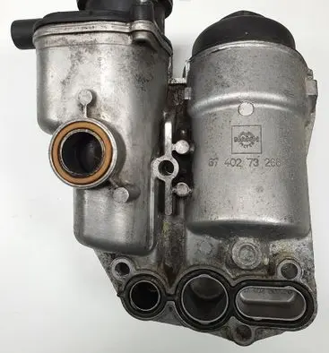 Volvo V60 Oil filter mounting bracket 30677920