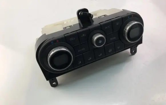 Nissan Qashqai Interior fan control switch 27500JD400