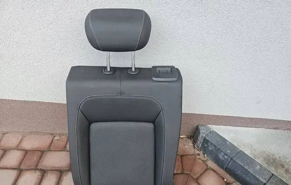 Opel Insignia B Second row seats OPELCZESCI.com-G96