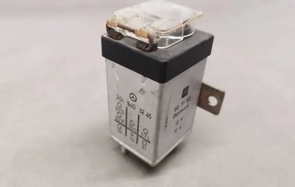Mercedes-Benz E W124 Other relay 2015403245