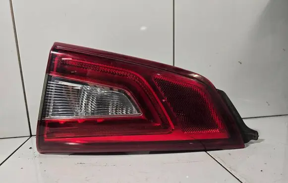 Nissan Qashqai Tailgate rear/tail lights 265504EA5A 265504EA5B
