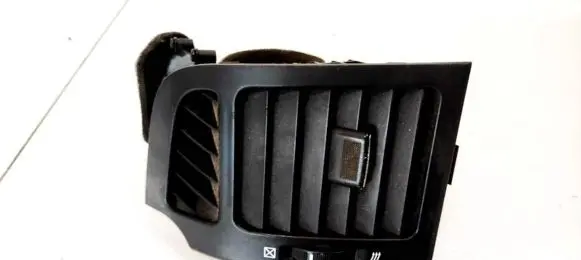 Chevrolet Captiva Dash center air vent grill