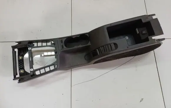 Skoda Superb B6 (3T) Center console 310863241E