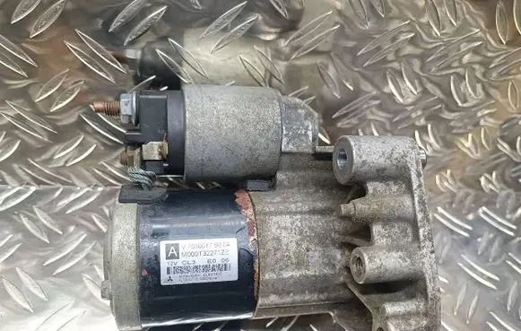 Peugeot 5008 Starter motor M000T32271ZE 7550017
