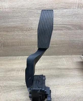 Opel Corsa B Accelerator throttle pedal 9202341BT